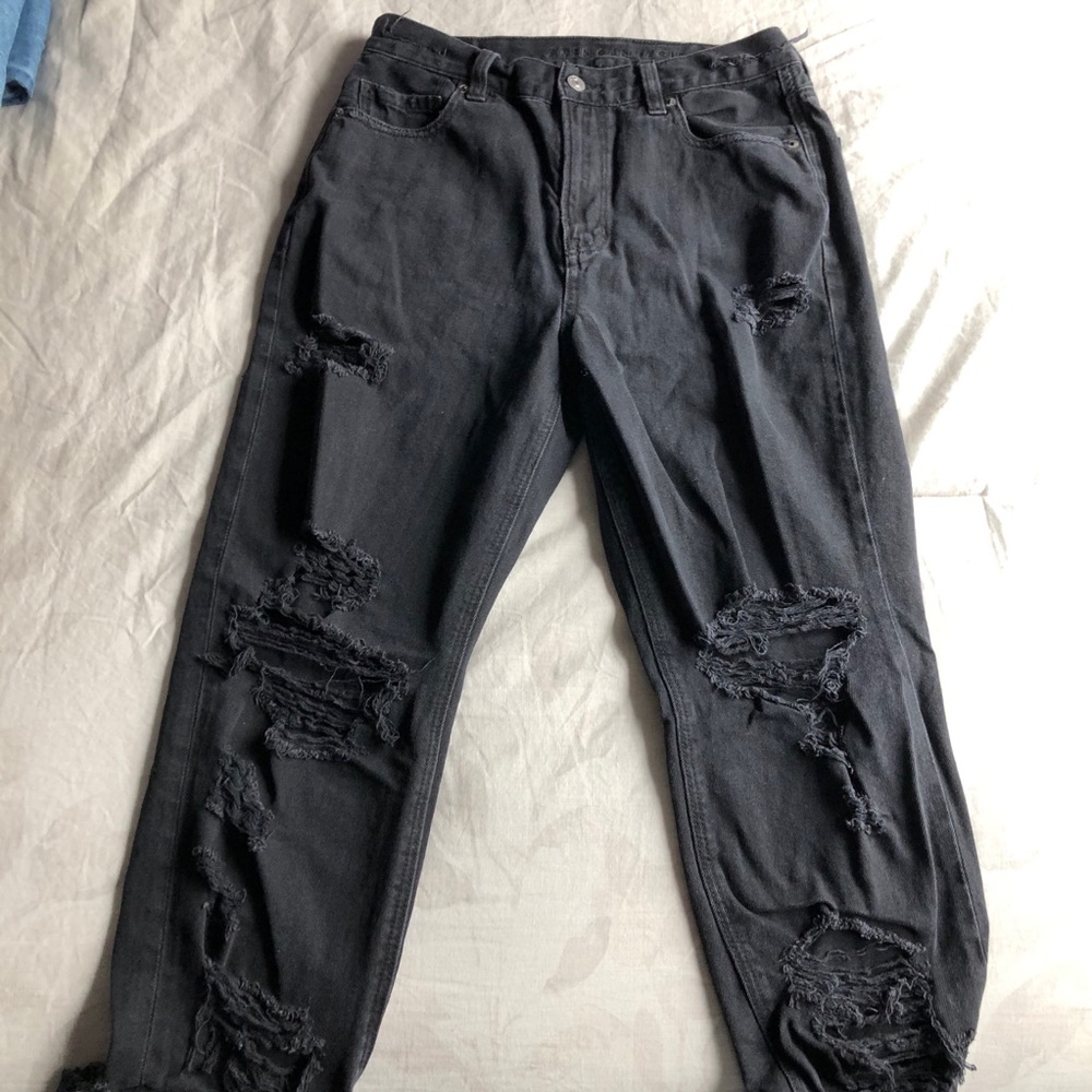American Eagle distressed mom jean
